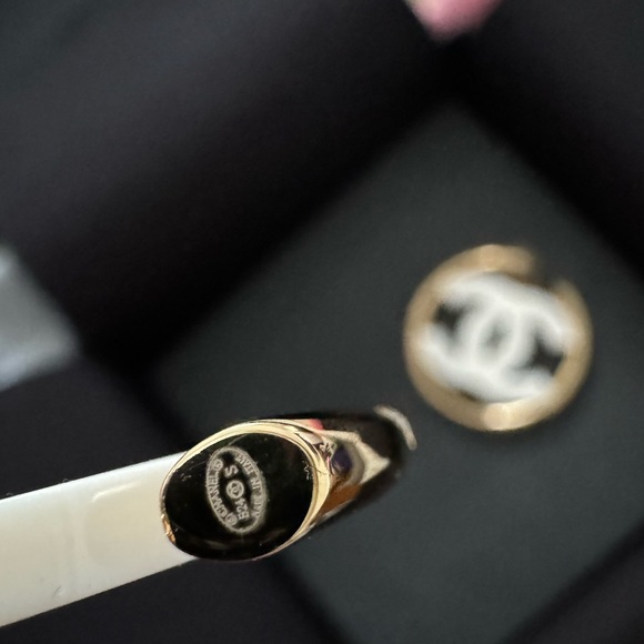 2024 Chanel double C clip-on earrings - Picture 3 of 5